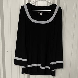 White House Black Market Black And White Scoop Neck Y2K Long Sleeve Blouse